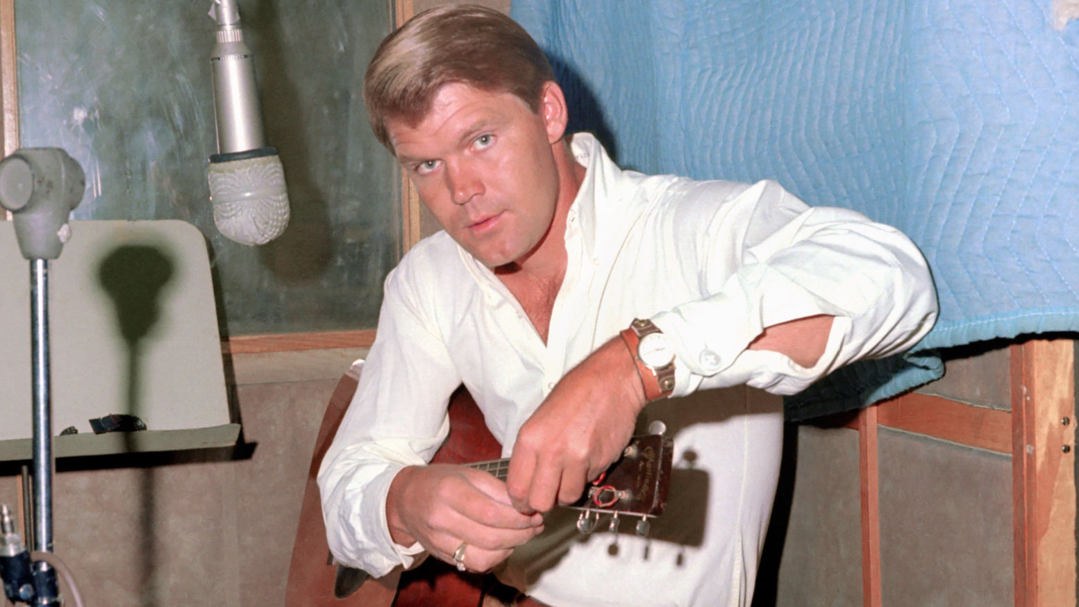 Country star Glen Campbell recorsds at the Capitol Records studios on June 1, 1967 in Los Angeles, California.