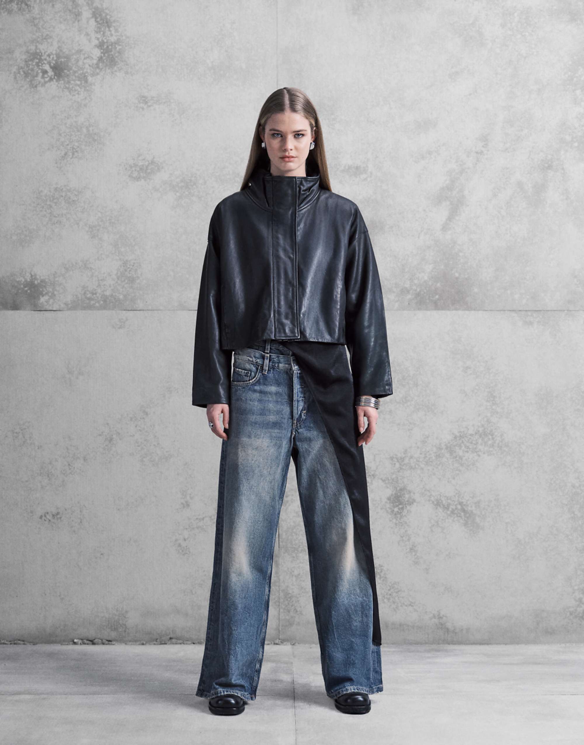 Weekday Unisex Loose Fit Wide Leg Baggy Jeans With Double Waistband Detail in Faded Blue Wash