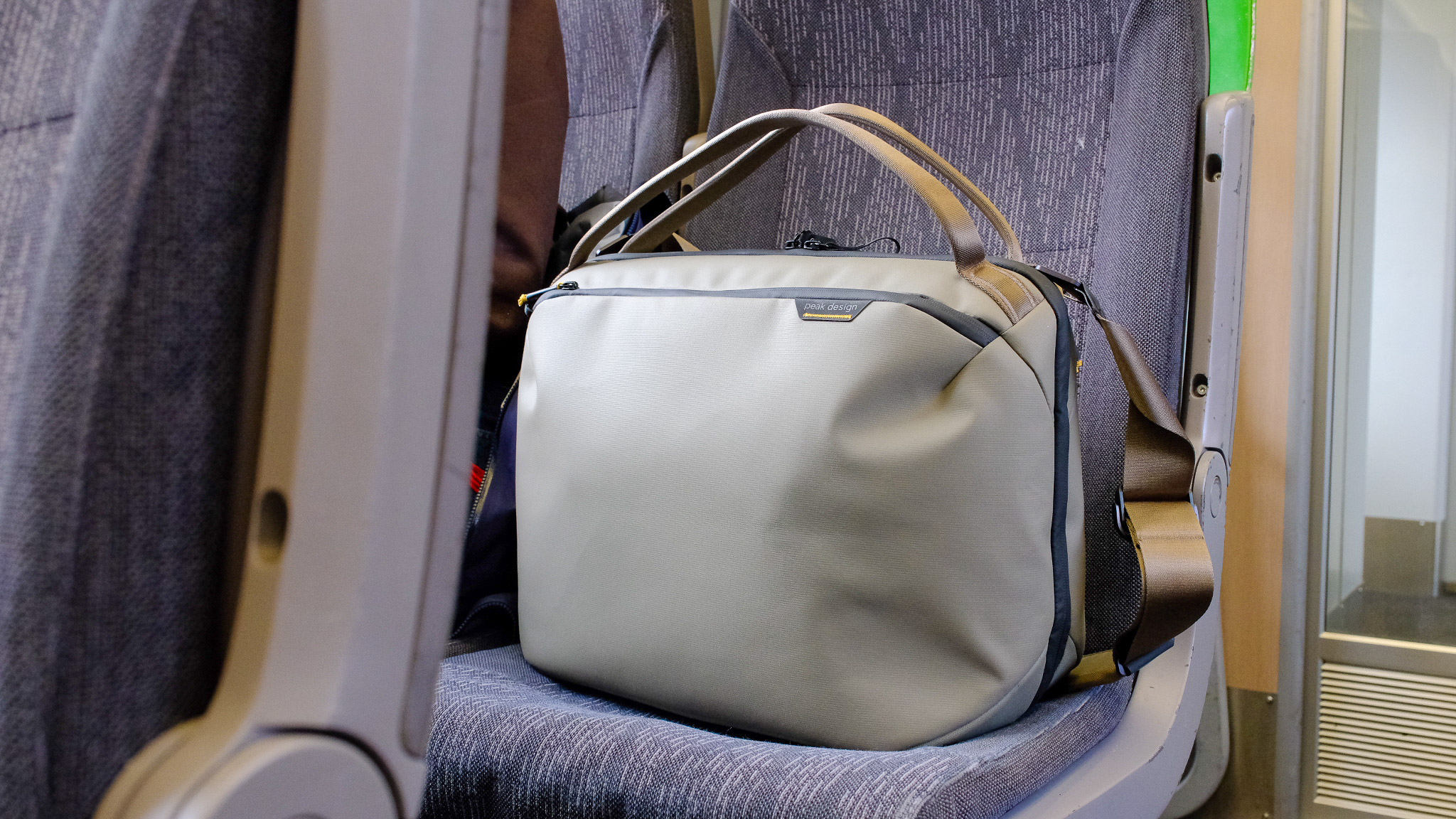 Peak Design Travel Weekender 25L review