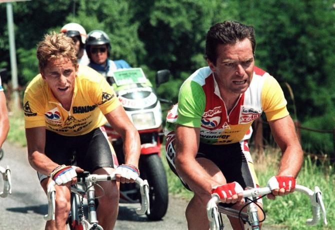 Greg Lemond and Bernard Hinaul on l'Alpe d'Huez in 1986