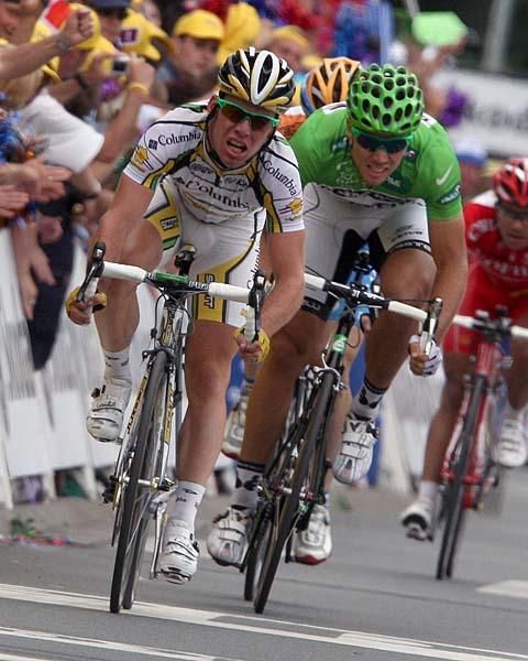 Mark Cavendish (Columbia-HTC) in the final few meters of the bunch sprint that ended stage 10.
