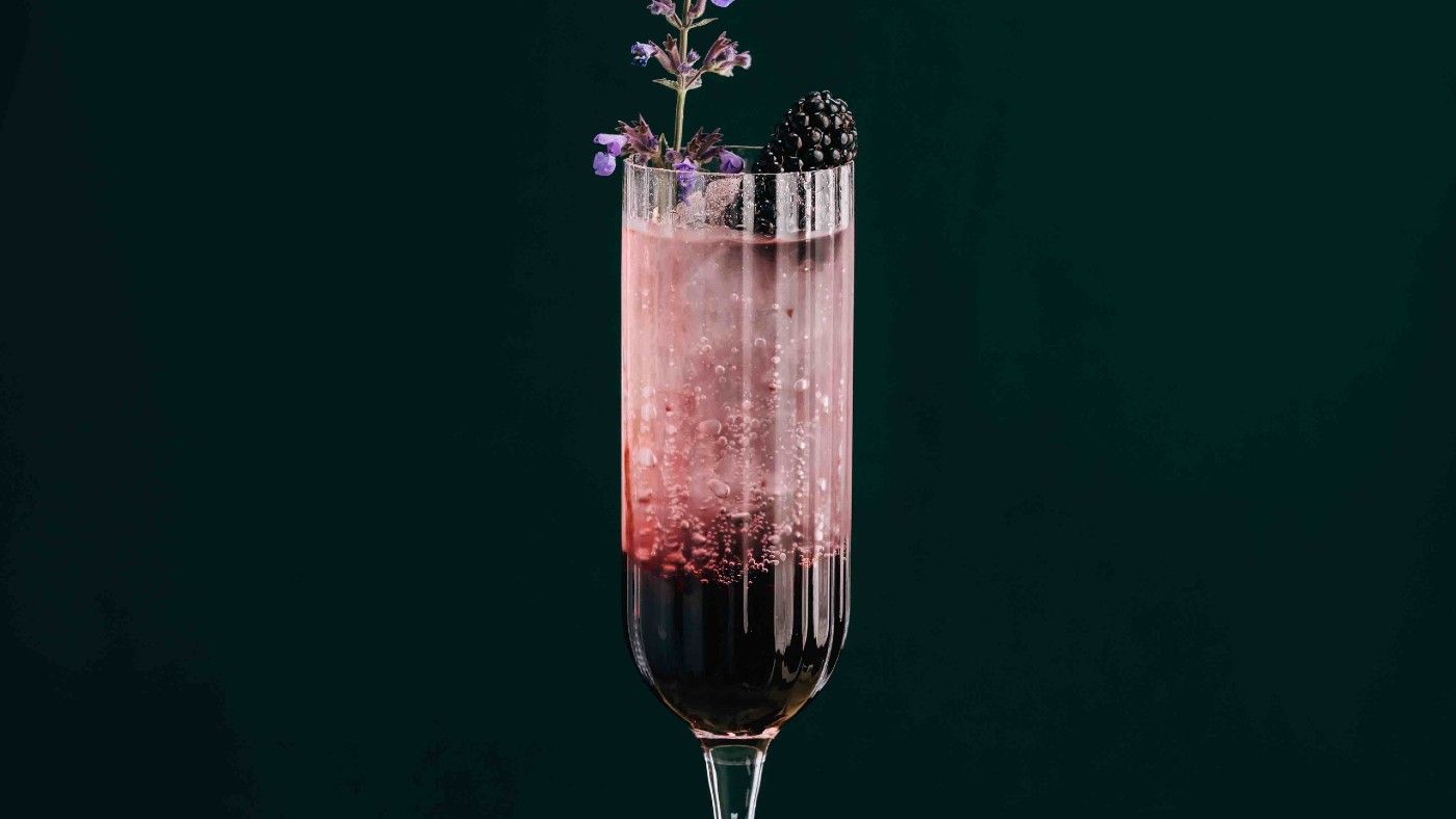 Blackberry Gin Fizz by Sing Gin