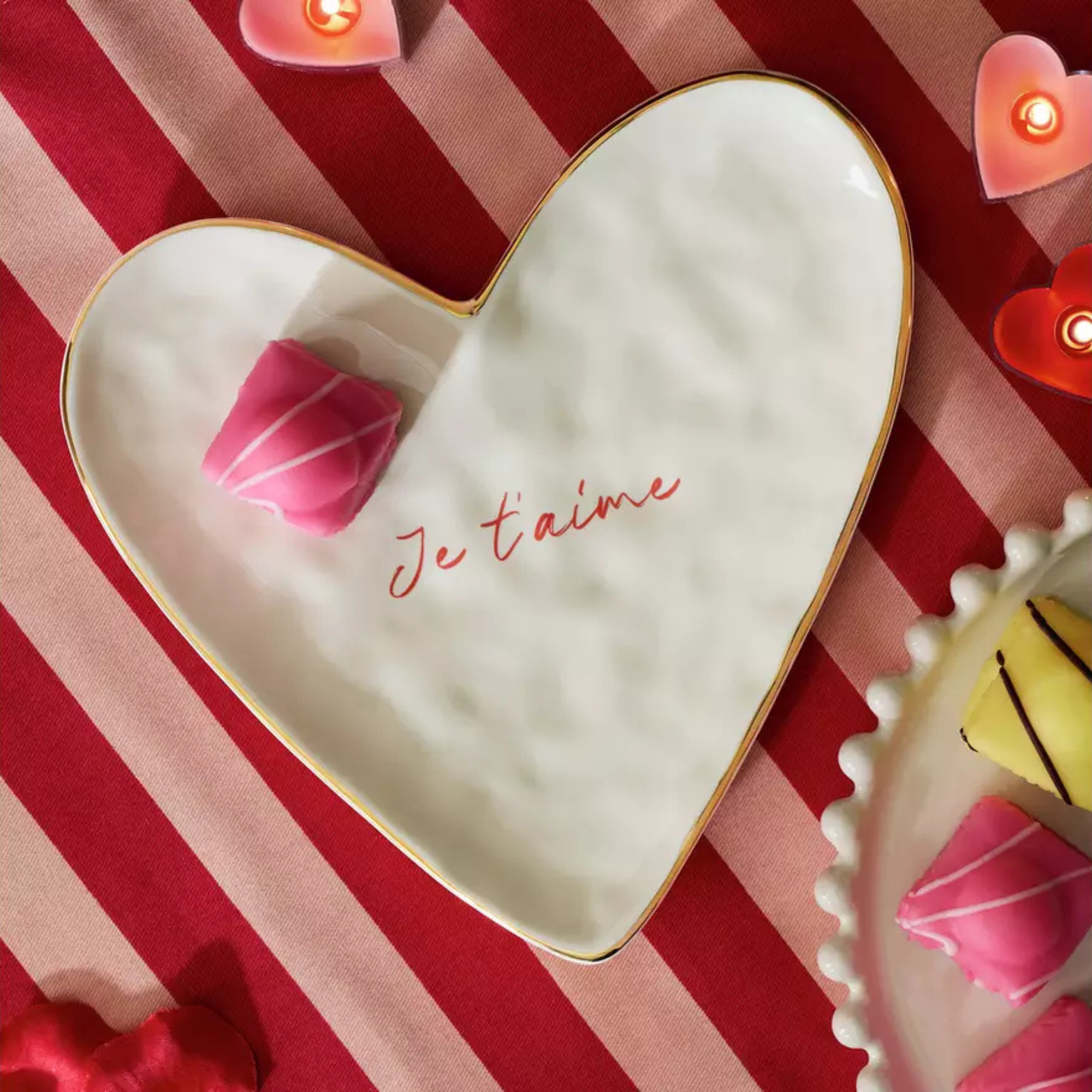 Argos Home, Argos Home Je t'aime Heart Plate