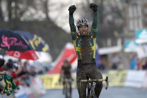 Sven Nys (Landbouwkrediet) celebrates a win in Namur