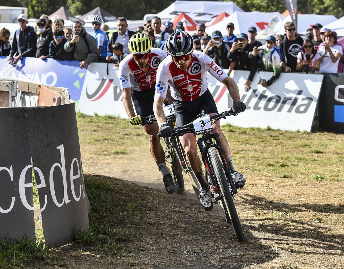 Mathias Flueckiger (Switzerland) leading Nino Schurter (Switzerland)