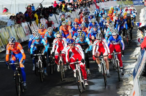 The U-23 Men's start on the Tabor course