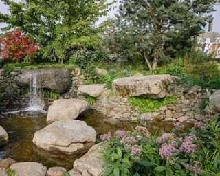 Bible Society: The Psalm 23 Garden. Designed by Sarah Eberle at RHS Chelsea Flower Show