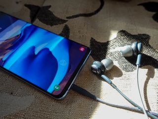 Best Wired Headphones for Galaxy S10