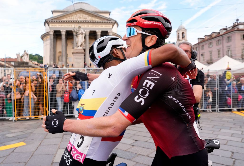 Team Ineos&#039; Ecuadorian Jhonatan Narvaez (L) is congratulated by Team Ineos&#039; British rider Geraint Thomas (R) after he won the stage 1 of the Giro d&#039;Italia 2024 cycling race, 140 km between Venaria Reale and Turin on May 4, 2024. The 107th edition of the Giro d&#039;Italia, with a total of 3400,8 km, departs from Veneria Reale near Turin on May 4, 2024 and will finish in Rome on May 26, 2024. (Photo by Fabrio Ferrari / POOL / AFP)