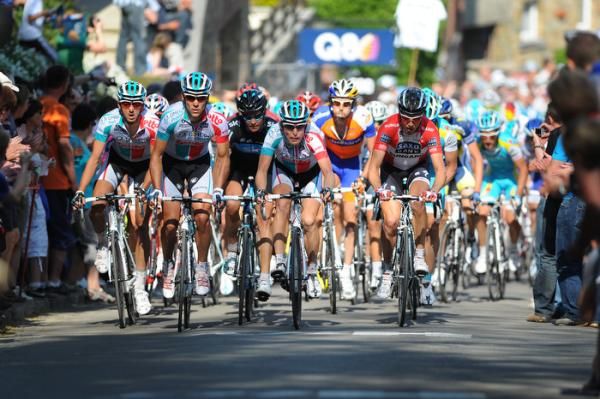 The Omega Pharma-Lotto team works to set up Gilbert