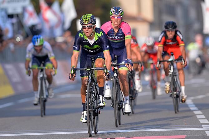 Alejandro Valverde (Movistar) finishes second