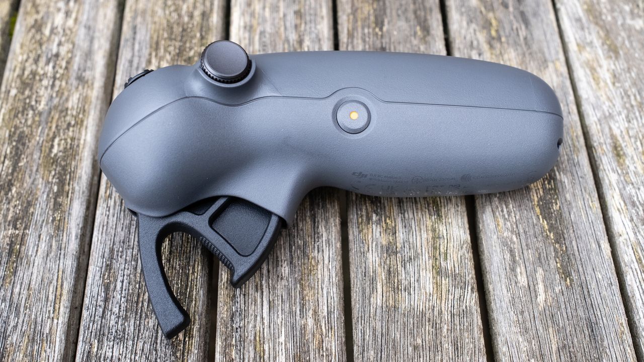 DJI Motion 2 Controller side view
