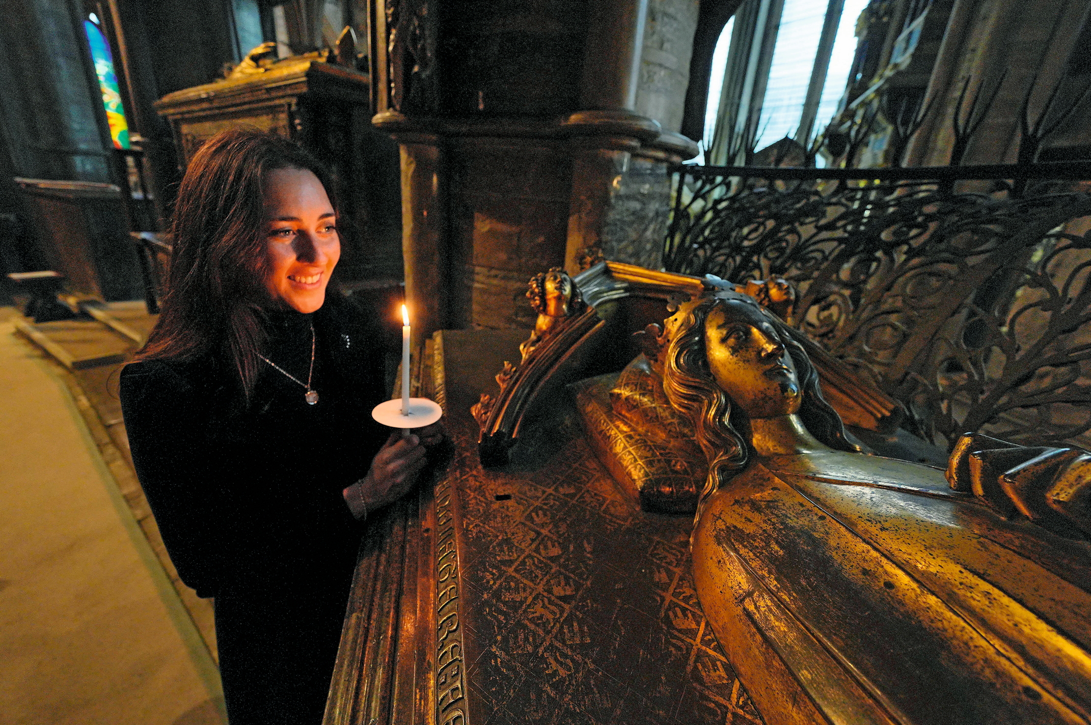 Alice Loxton at the tomb of Eleanor