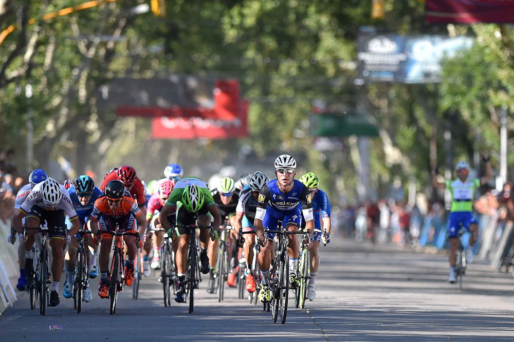 Fernando Gaviria beats Peter Sagan and Elia Viviani during stage 2 in San Luis.