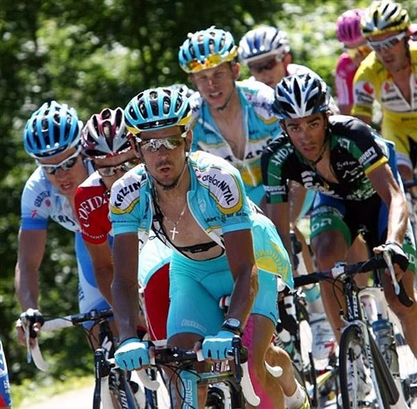 Andreas Kl&ouml;den (Astana) in the main group of GC contenders, ahead of Discovery's Alberto Contador
