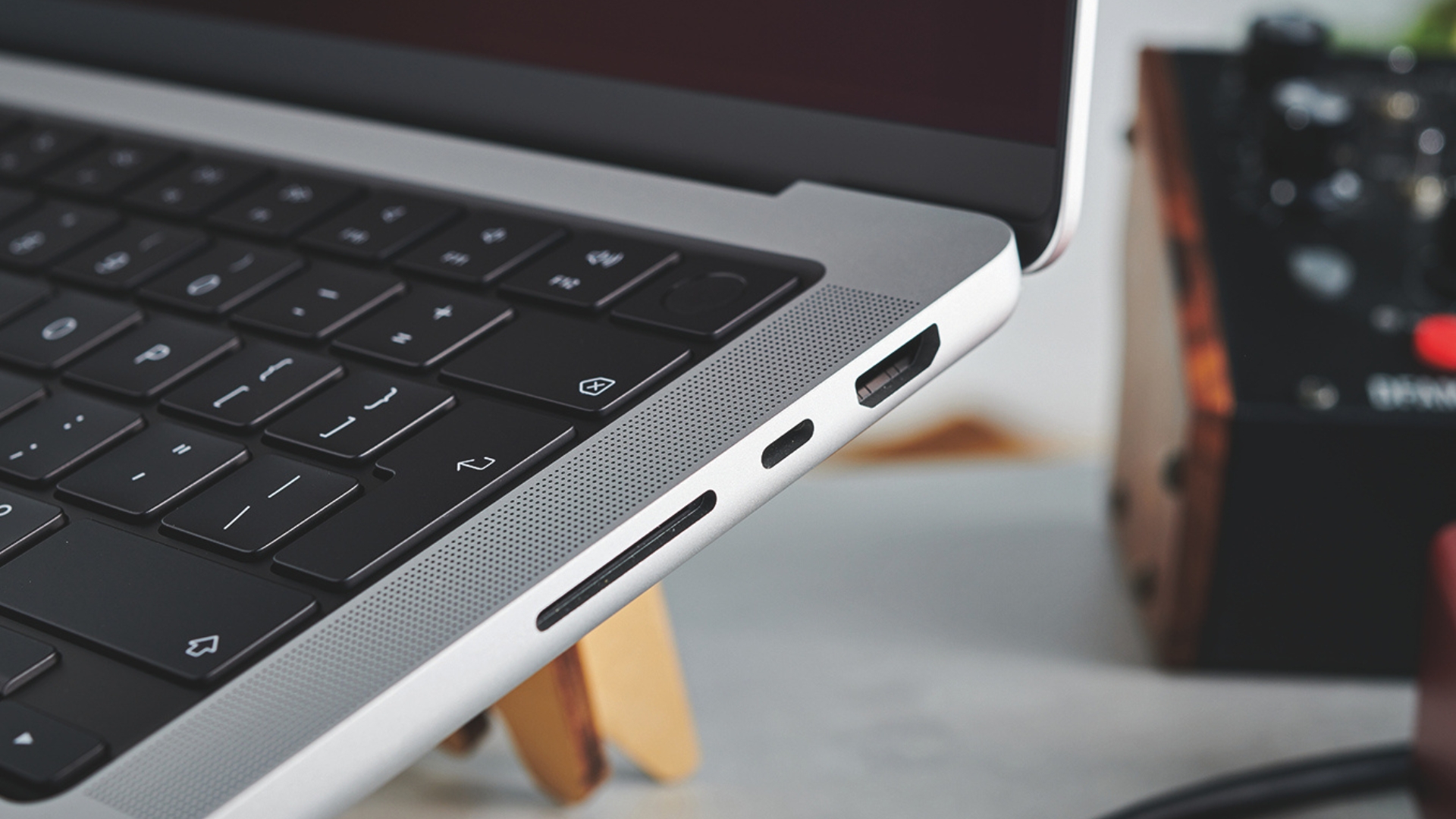 Close up of the connection options on a MacBook