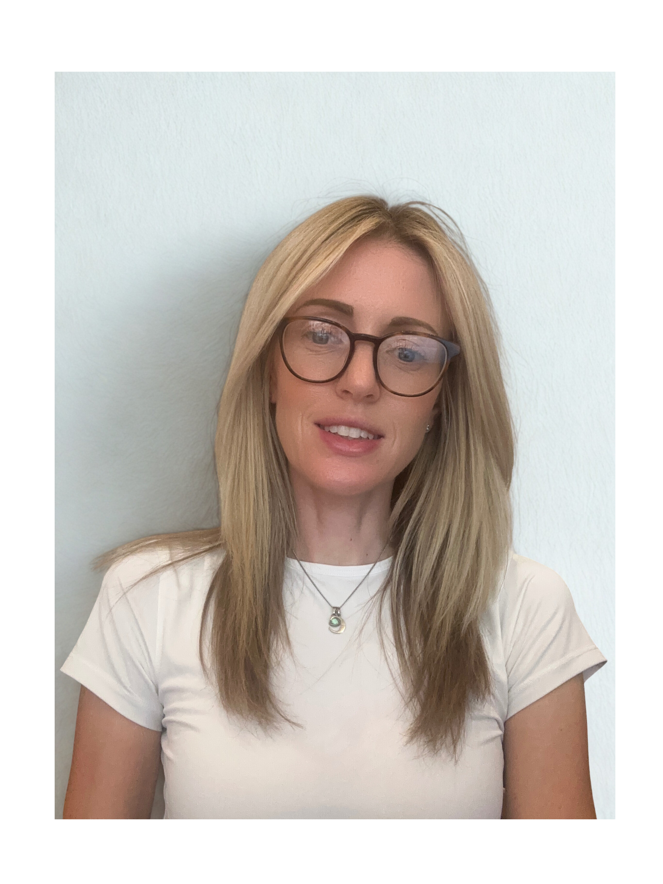 Expert headshot of Chelsea Tallentire, Sales Designer at Makers Furniture