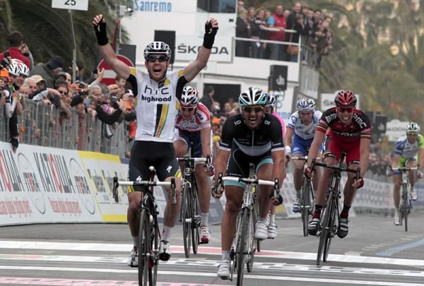 Matt Goss (HTC - Highroad) denied Fabian Cancellara (Leopard Trek) a second Milan-San Remo victory.