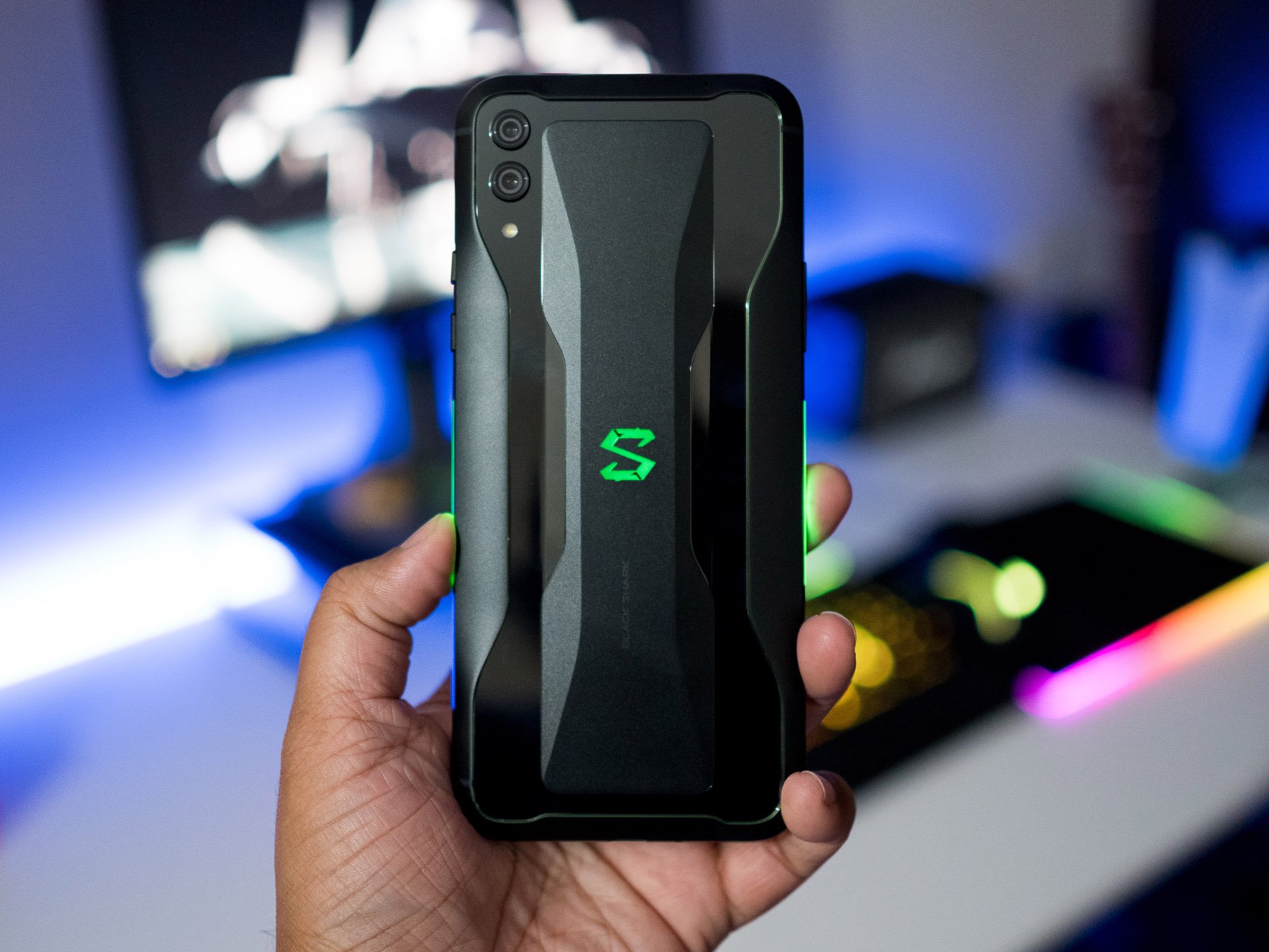 Блэк шарк ксиоми. Xiaomi Black Shark 2 Pro. Redmi Black Shark 2. Black Shark хонор. Смартфон Техно игровой.