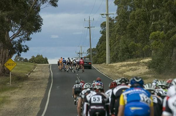 A small group tried to escape the peloton in the final kilometres of the stage.