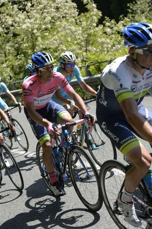 The maglia rosa, Michael Matthews during the stage on his Scott Foil