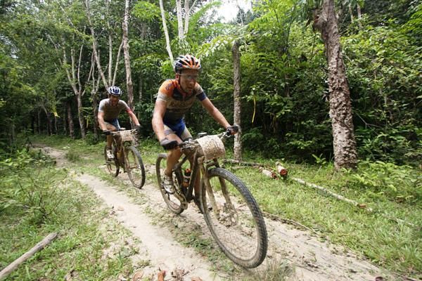 Fabian Giger (Rabobank/Giant) sets the pace