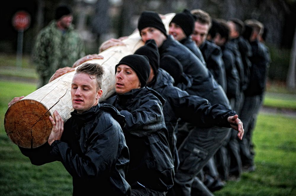 Novo Nordisk riders team-building with former US Navy SEALs