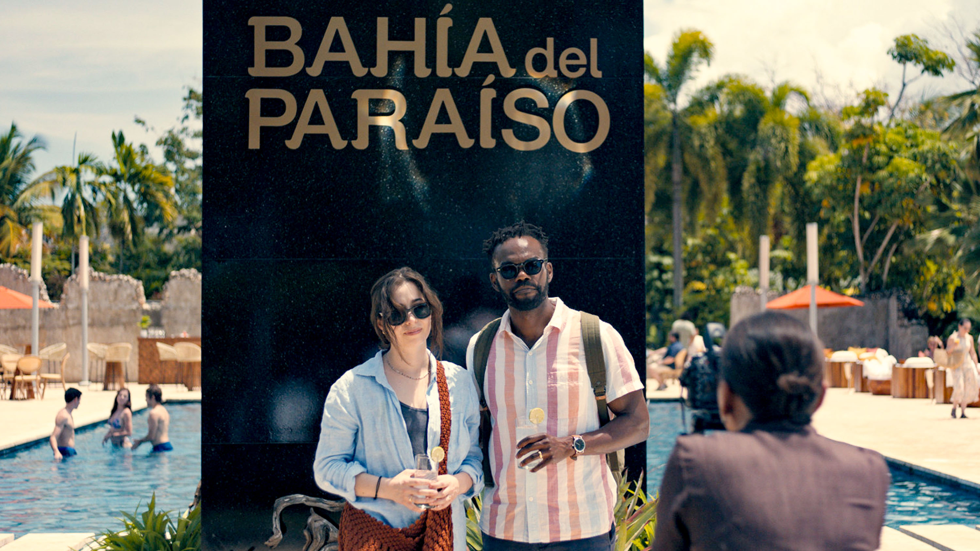 TV Tonight Emma (Cristin Miloti) and Noah (William Jackson Harper) in The Resort