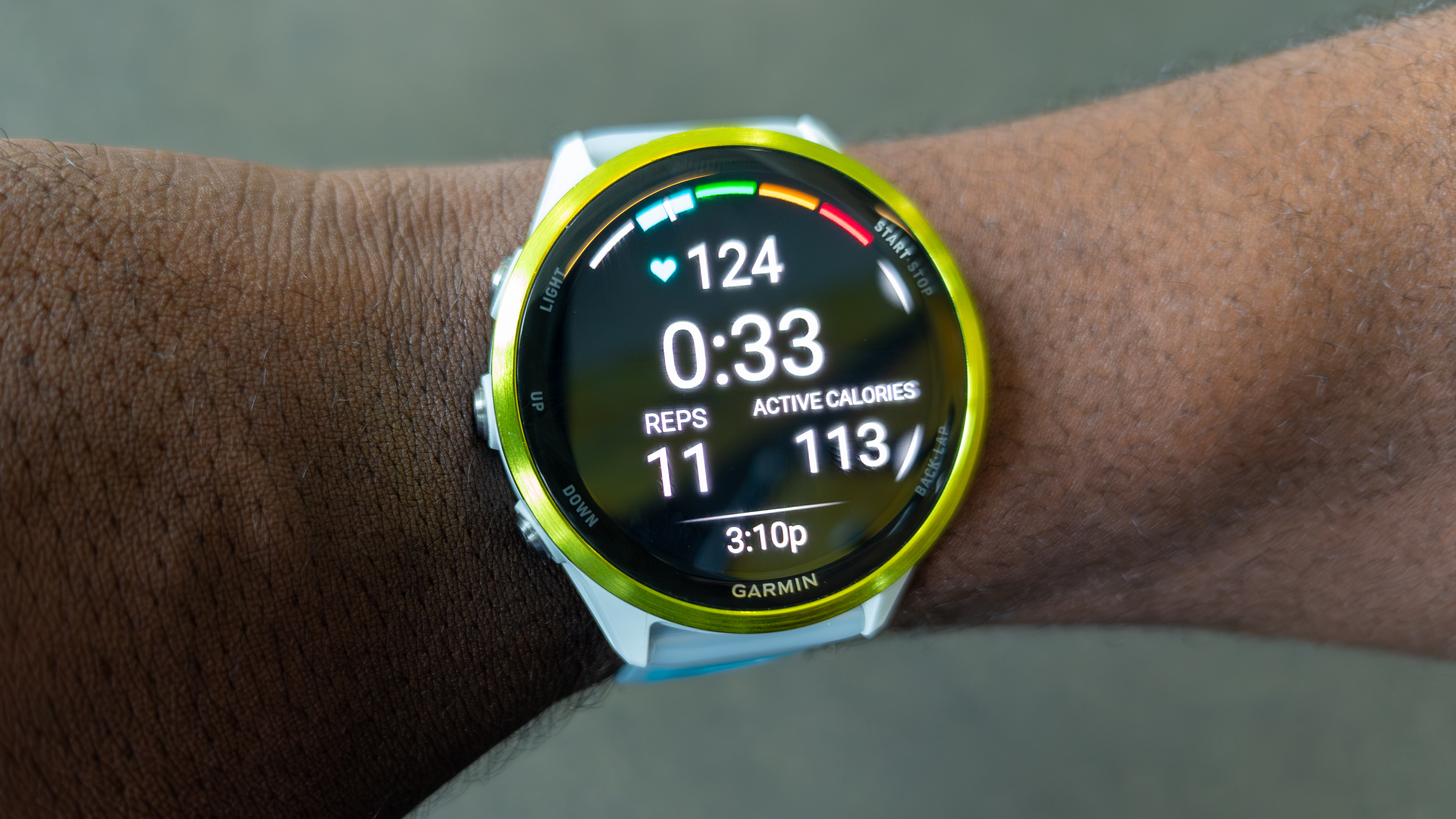 The Garmin Forerunner 570 workout screen