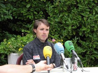 Samuel Sanchez (Euskaltel-Euskadi) speaks to the press on the Tour's second rest day.