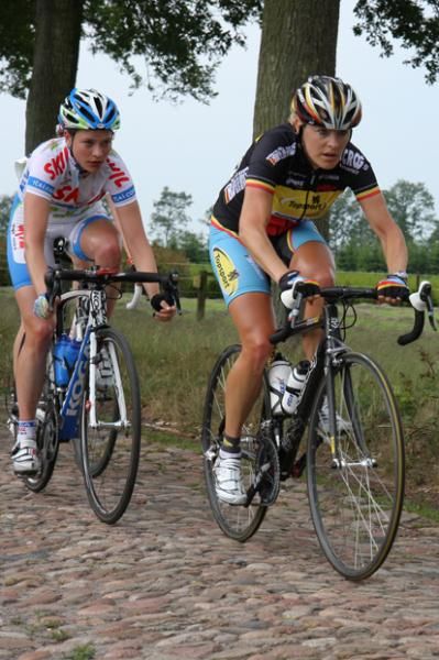 Roxanne Kneteman (Skil Koga) and Liesbet de Vocht (Belgium)