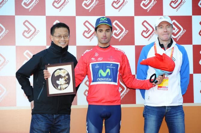 Benat Intxausti (Movistar) taking the red jersey