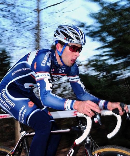 Chris Jones (Champion Systems) chasing the Wells group.