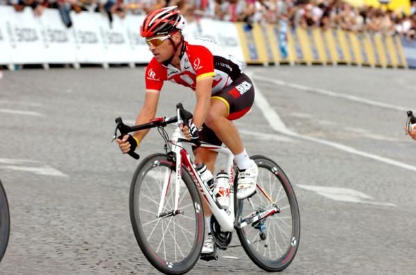 Sergio Paulinho (RadioShack) in the day's main break.