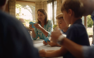 Carole Middleton playing cards with Prince George, Prince Louis and Prince William