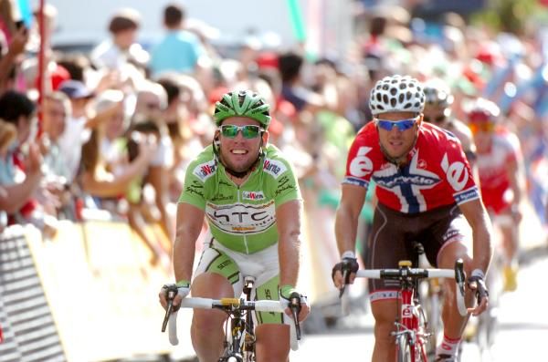 Cavendish distanced Hushovd in the sprint