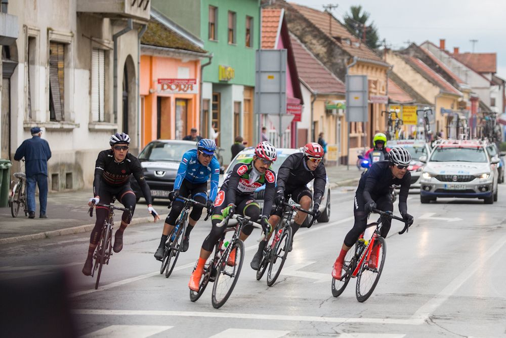 The breakaway is on the move at the Tour of Croatia