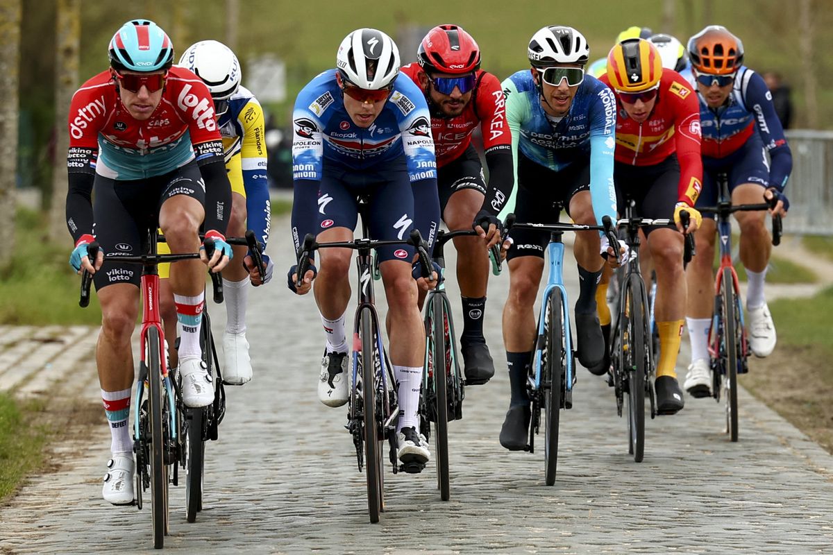 The breakawayy at the 2024 Dwars door Vlaanderen