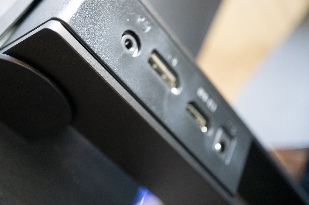 AOC 24V2Q