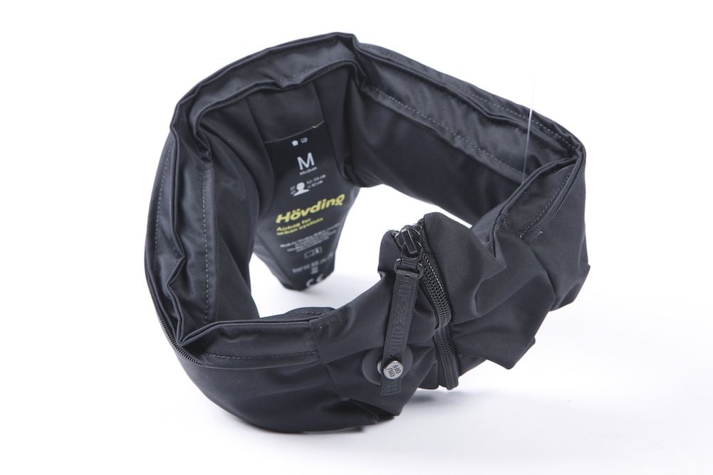 Hövding Cycling Air Bag (video) review Cycling Weekly
