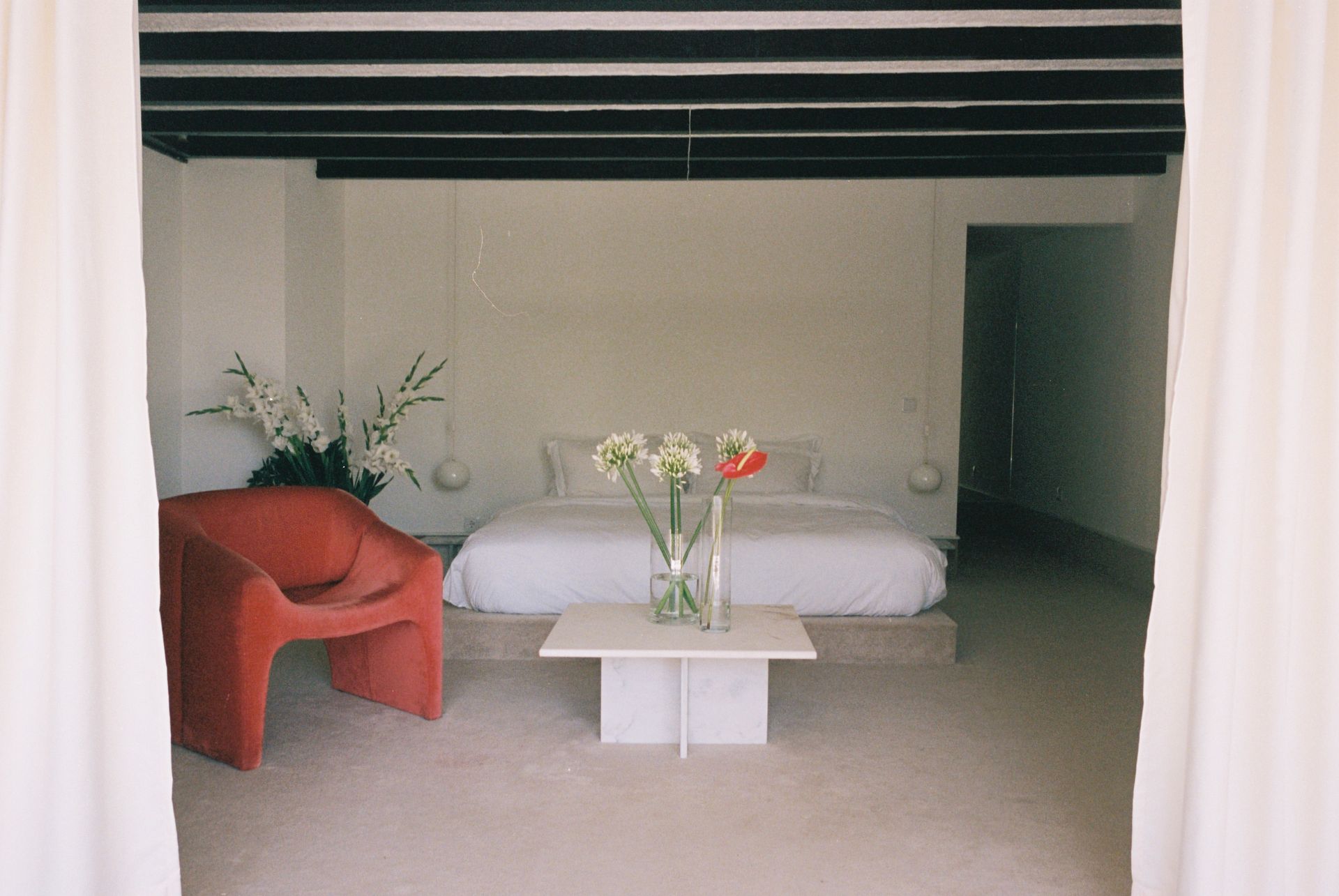 Interior da suíte Margie Hotel Garden, fotografado por Michael Christensen