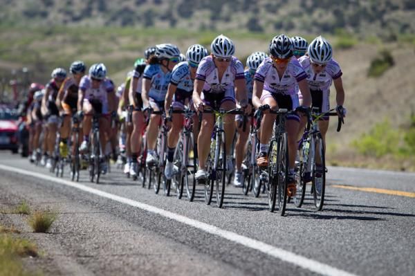 The women chase.