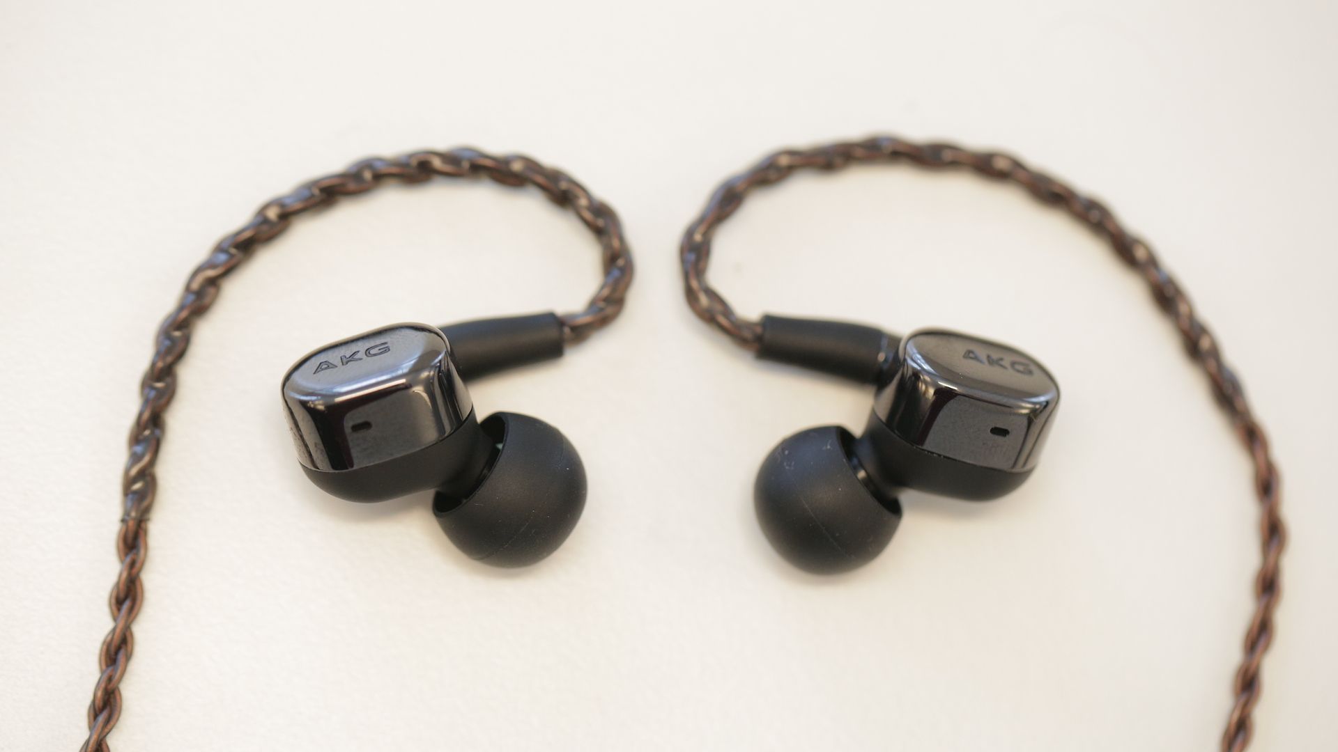 ヘッドホン AKG N5005 AKG N5005 Universal In-ear Bluetooth Headphones with
