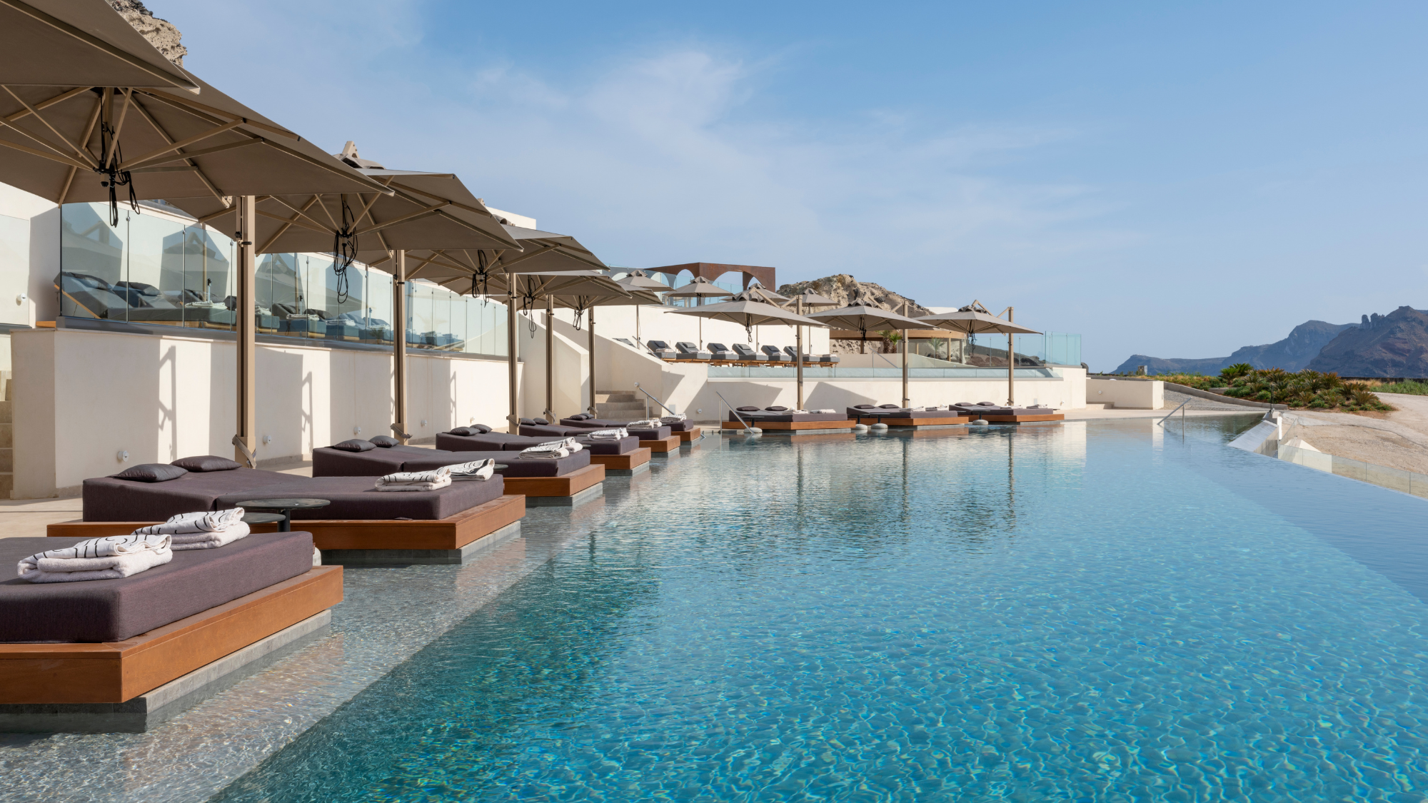 Santorini hotel pool