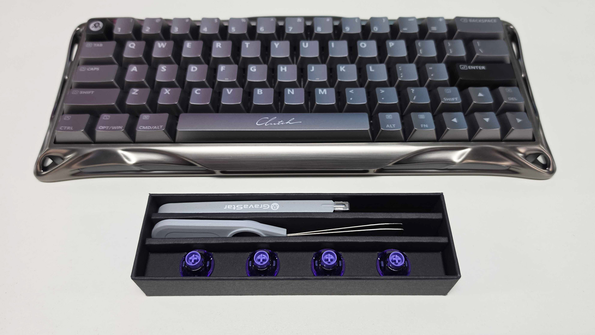 GravaStar Mercury V60 Pro on desk
