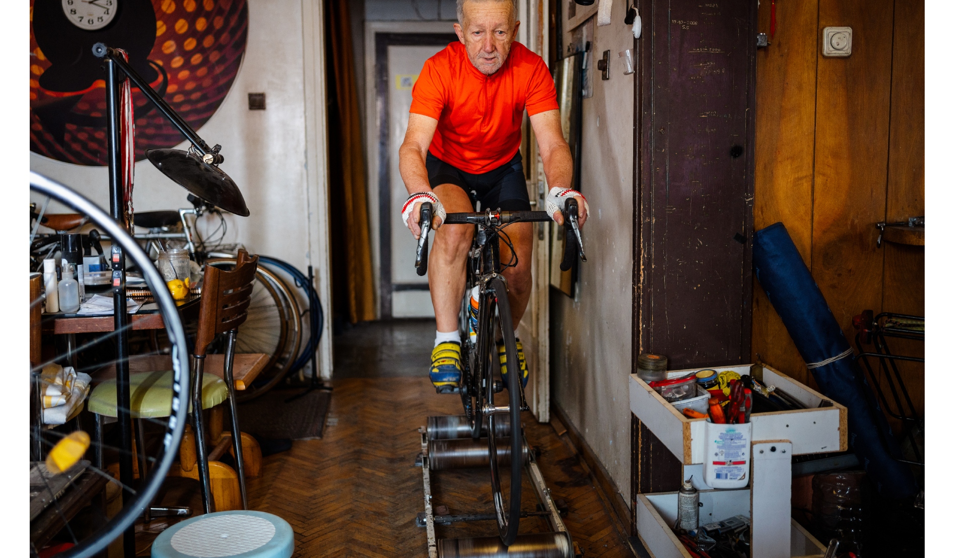 Training on the rollers in the garage