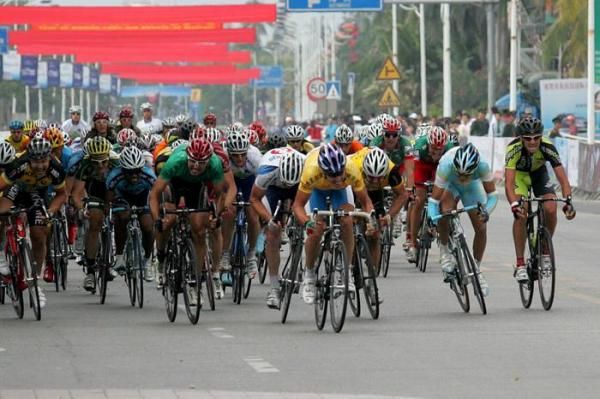 The sprint winds up.