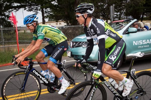 Two Aussies, Heinrich Haussler (Garmin-Barracuda) and Robbie McEwen (Orica GreenEdge)