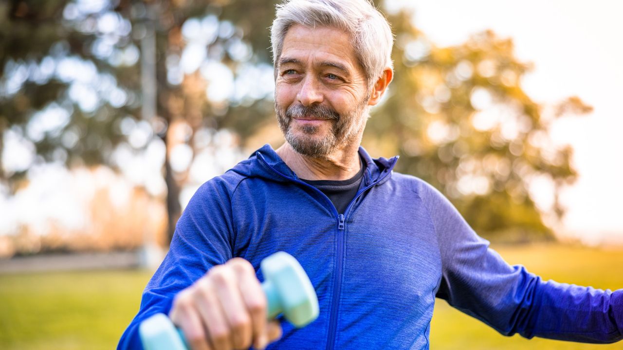 Fitness Trainer: Perform These 5 Compound Exercises in Your 30s, 40s, and 50s to Mitigate the Effects of Aging on Muscles and Joints