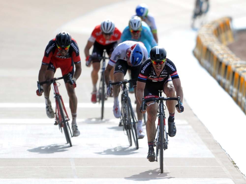 John Degenkolb (Giant-Alpecin) hits the line first